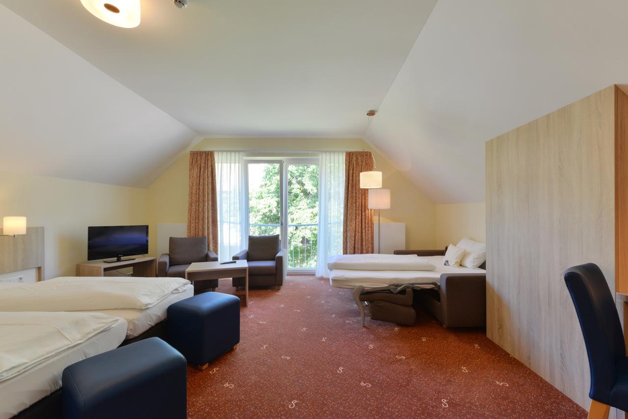 Schade'S Wohlfuehlhotel ゼルプ エクステリア 写真